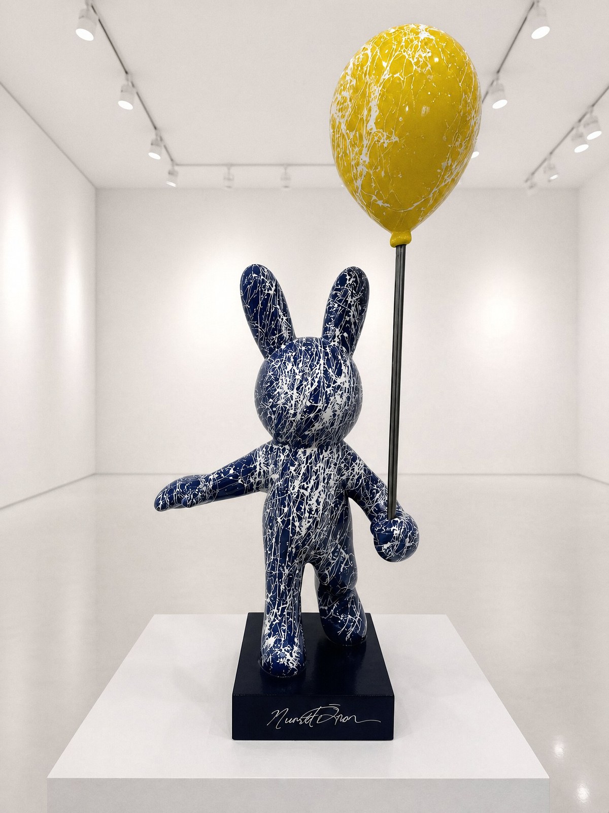 Miro NÖ-MI-01 — pop-art sculpture by Nursel Önen