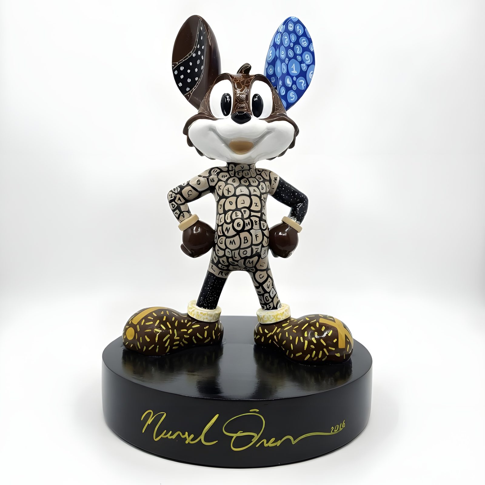 Mr Roo NÖ-MR-27 — pop-art sculpture by Nursel Önen